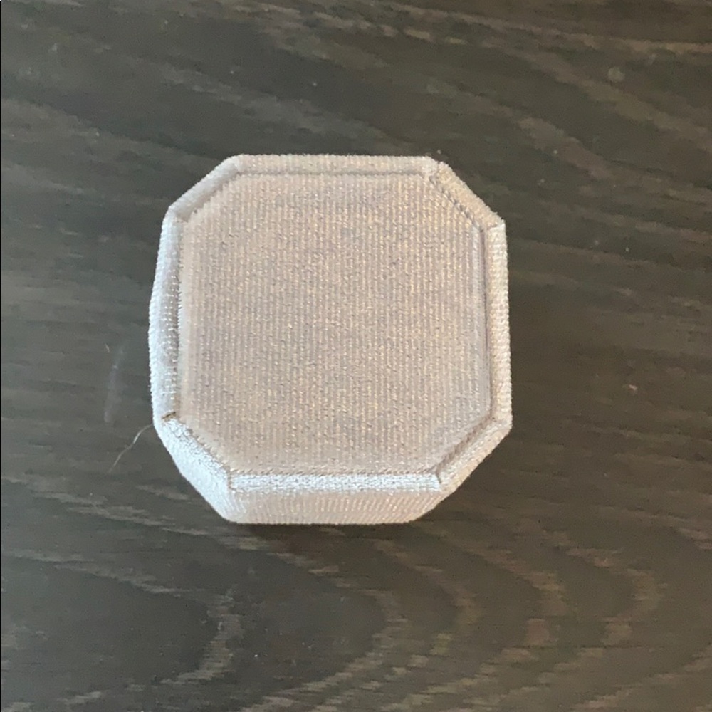 Light gray ring box